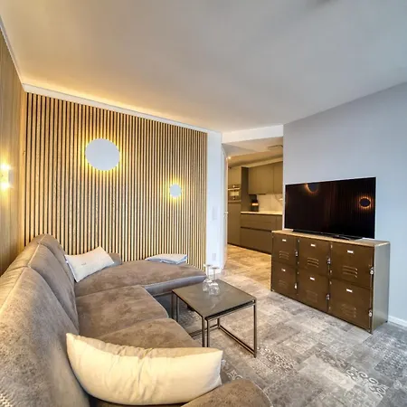 - Haus F, App 0f1402 Appartamento